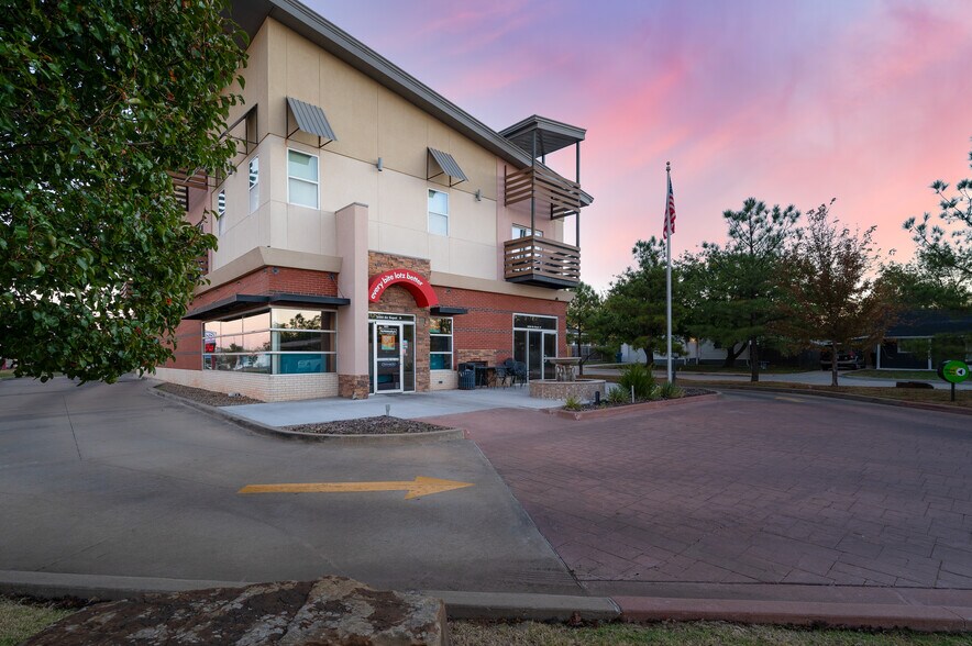 More Photos Of 2400 S Air Depot Blvd, Oklahoma City Storefront Retail Residential For Lease