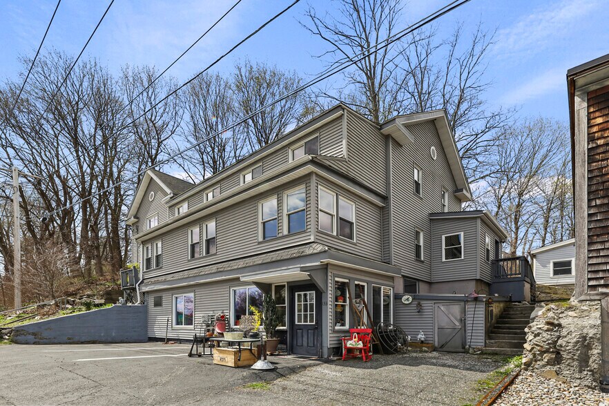 More Photos Of 133 Front St, Housatonic Apartments For Sale