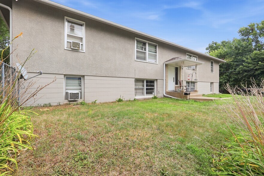 More Photos Of 826 5th St E, Saint Paul Apartments For Sale
