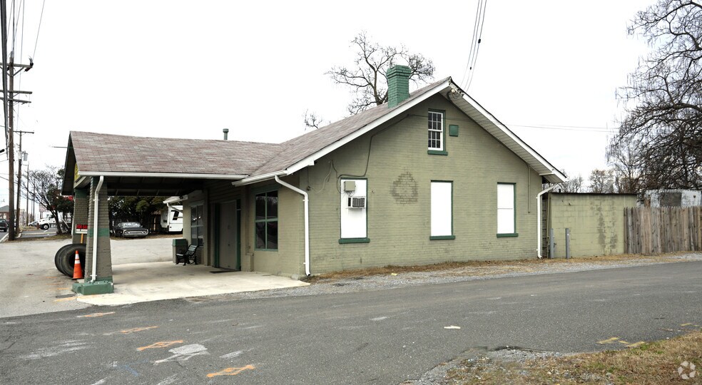 More Photos Of 9001 Baltimore Ave, College Park Auto Repair For Lease