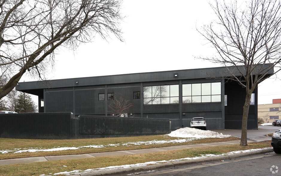More Photos Of 1401 Glenwood Ave, Minneapolis Office For Lease