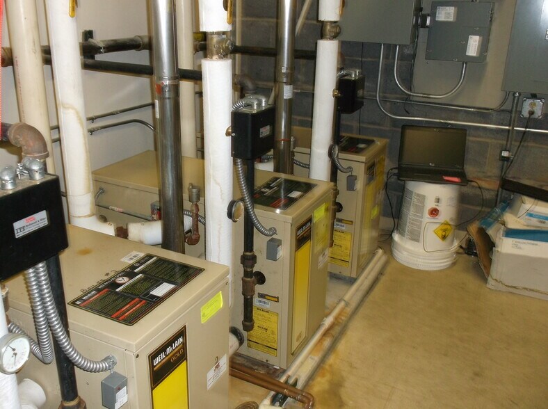 More Photos Of 130 W Larrabee St, Omro Office For Sale