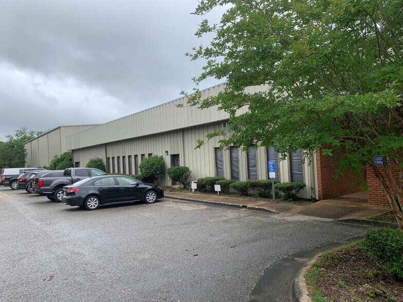 More Photos Of 207 Dunson St, Andalusia Light Distribution For Sale