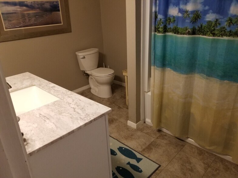 More Photos Of 410 W Canino Rd, Houston Manufacturing For Sale