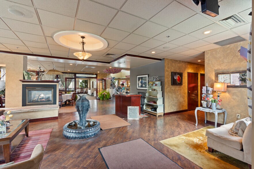 More Photos Of 824 Paul Bunyan, Bemidji Restaurant For Sale