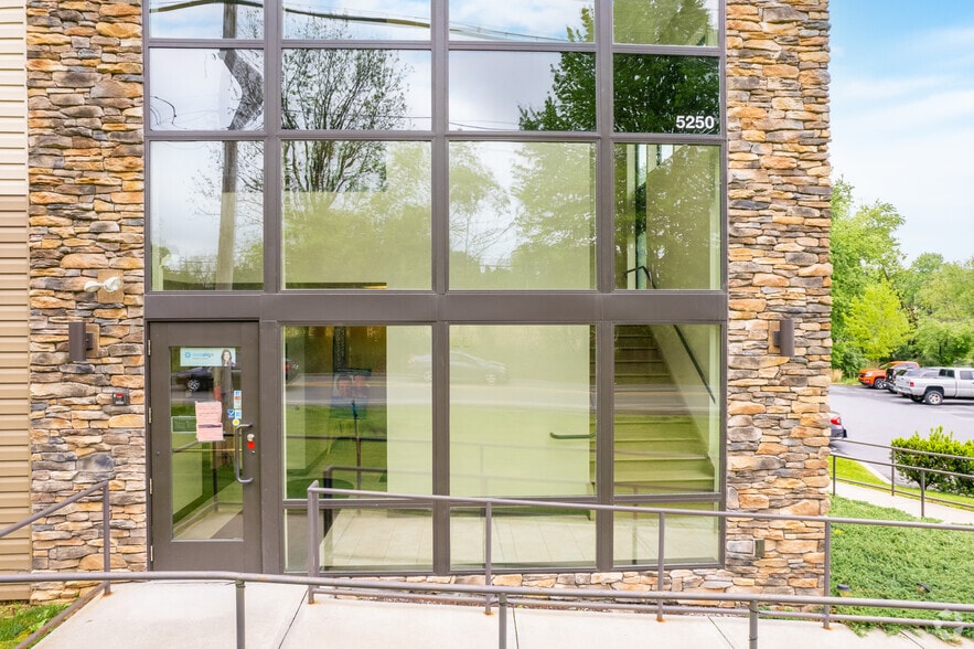 More Photos Of 5250 Freemansburg Ave, Easton Office For Lease