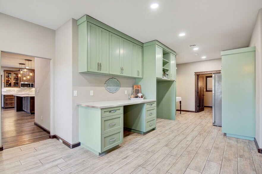 More Photos Of 4748 N 4318, Pryor Flex For Sale