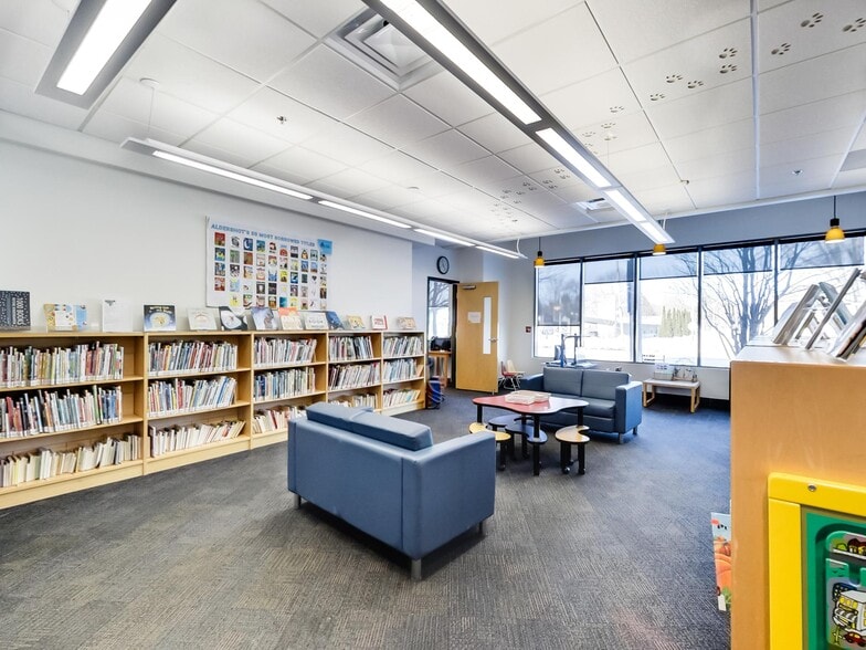 More Photos Of 540 Plains Rd E, Burlington Apartments For Sale