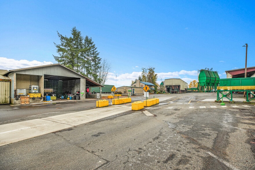 More Photos Of 18637 SE Evergreen Hwy, Vancouver Warehouse For Sale