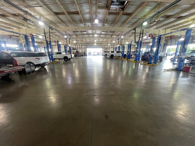 More Photos Of 16200 Highway 3, Webster Auto Dealership For Sale