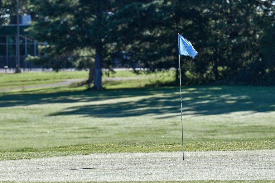 More Photos Of 36 Wedgewood Dr, Farmville Golf Course Driving Range For Sale