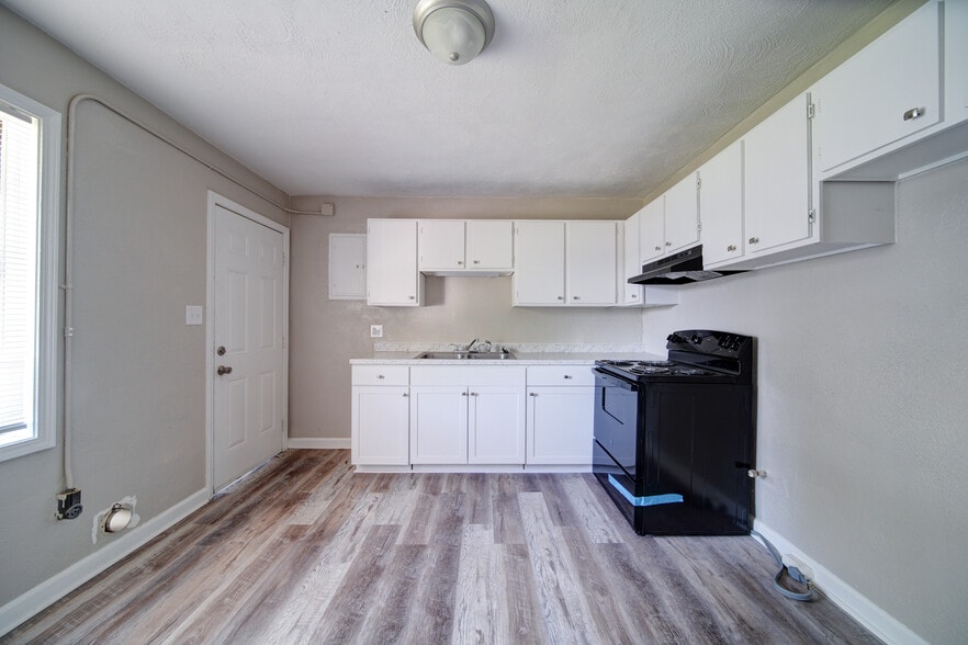 More Photos Of 915 E 2nd St, Winston-Salem Apartments For Sale