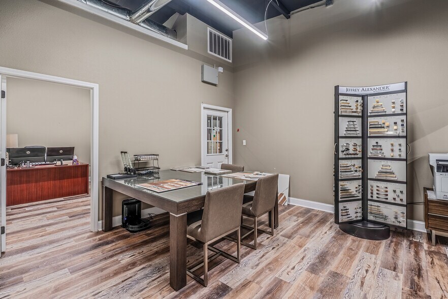 More Photos Of 1003 S Redmond Rd, Jacksonville Freestanding For Sale