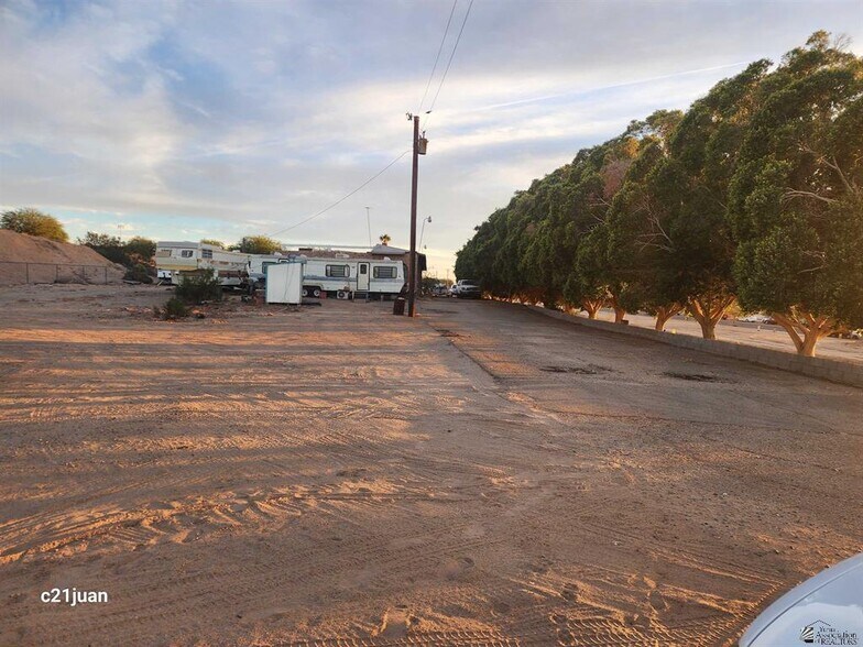 More Photos Of 1063 N Main St, San Luis Specialty For Sale