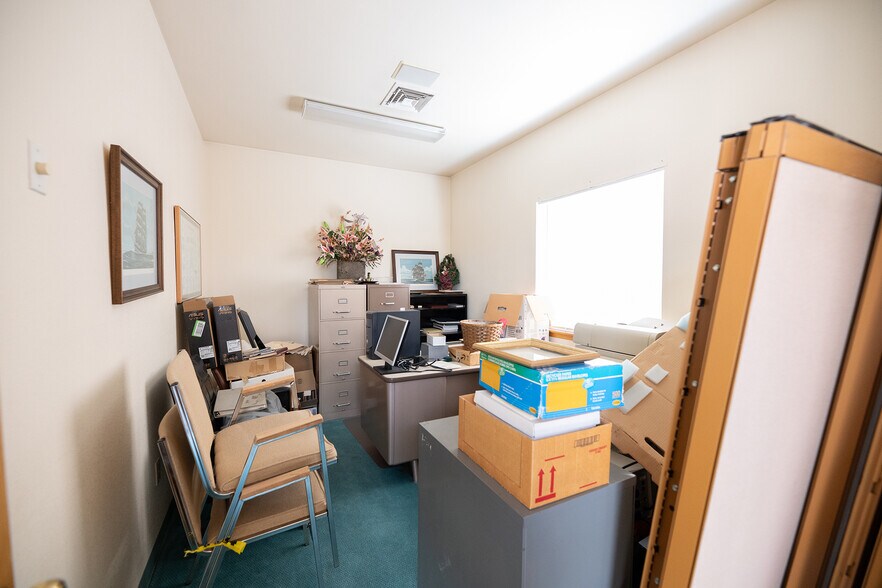 More Photos Of 123 N 1st St, Grants Office For Sale