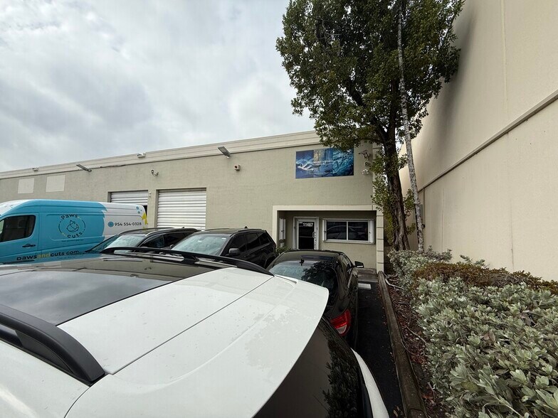 More Photos Of 11467 NW 34th St, Doral Industrial For Sale