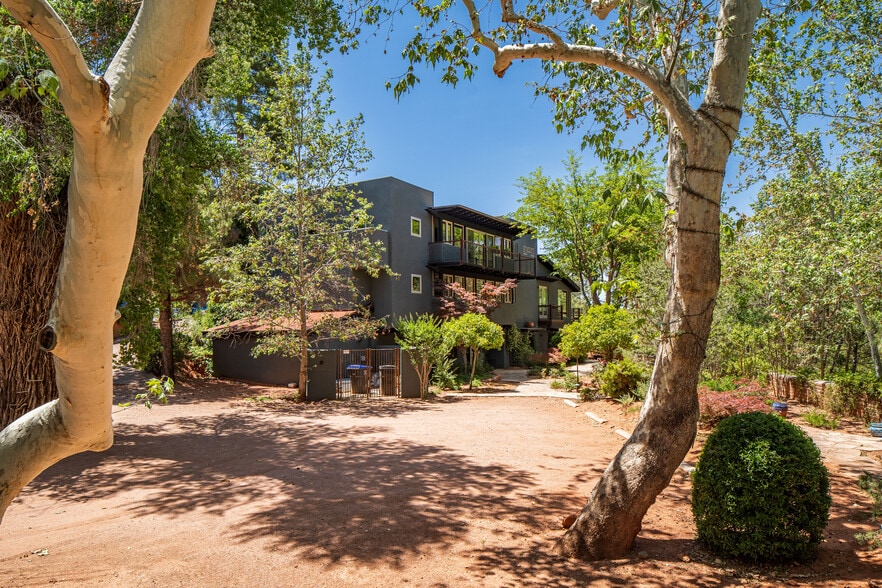 More Photos Of 25 Schnebly Hill Rd, Sedona Freestanding For Sale