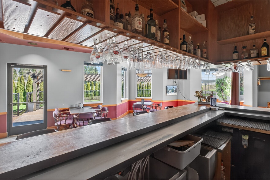 More Photos Of 1650 W Bakerview Rd, Bellingham Restaurant For Sale