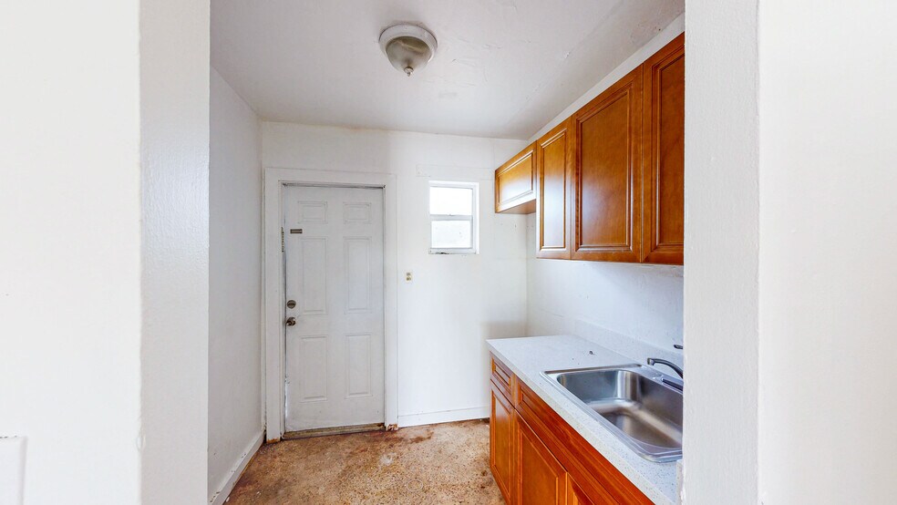 More Photos Of 1478 NW 2nd Ave, Florida City Multifamily For Sale