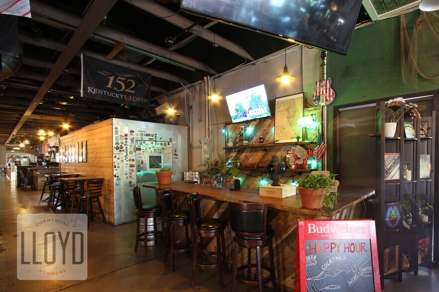 More Photos Of 212 W 1st St, Sanford Restaurant For Sale
