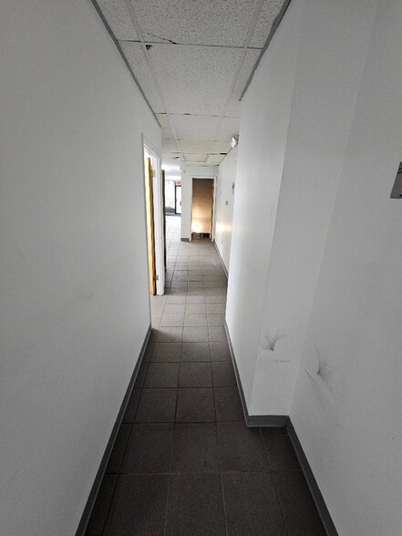 More Photos Of 8620 Jamaica Ave, Jamaica Office Residential For Lease