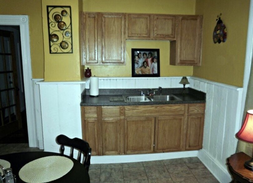 More Photos Of 132 E Broadway Ave, Richmond Specialty For Sale