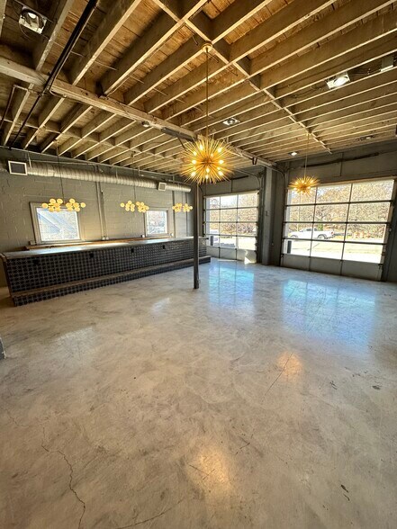 More Photos Of 801 Atlanta St, Roswell Freestanding For Sale