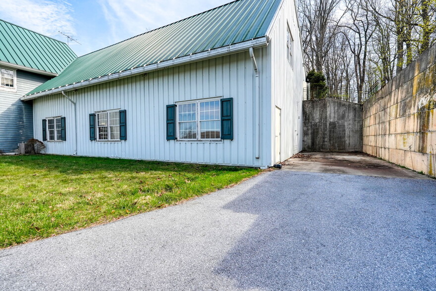 More Photos Of 2 Brewery Ln, Elverson Distribution For Lease