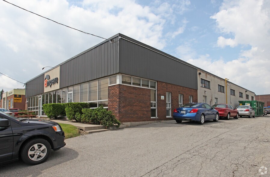 More Photos Of 125-127 Brisbane Rd, Toronto Warehouse For Lease