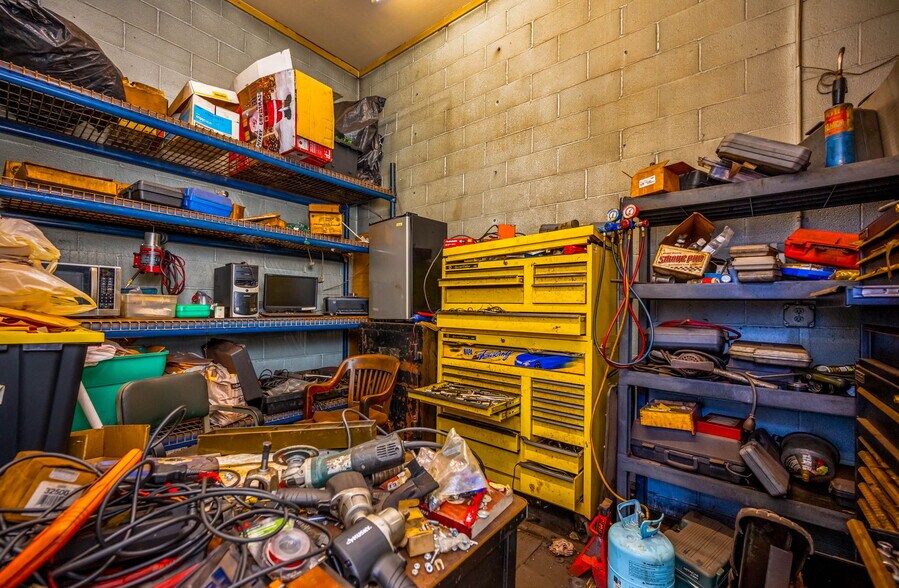More Photos Of 5703 Fleet Ave, Cleveland Auto Repair For Sale