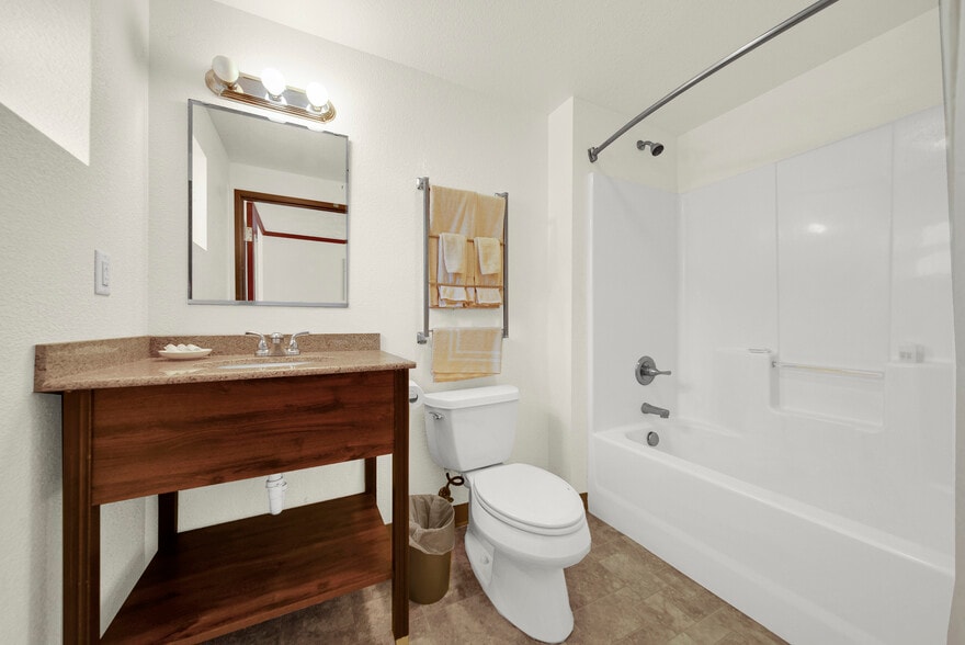More Photos Of 625 E 1st St, Akron Hotel For Sale