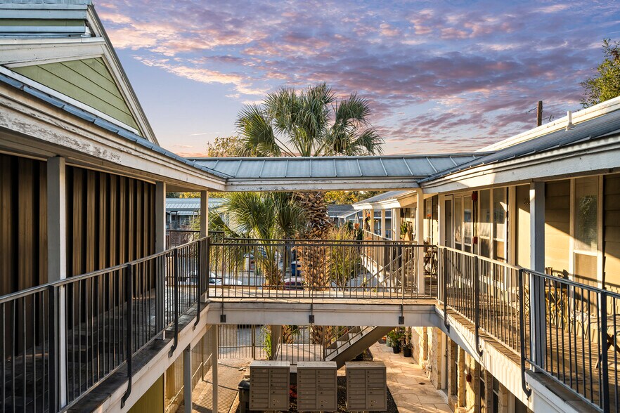 More Photos Of 2526 Durwood St, Austin Apartments For Sale