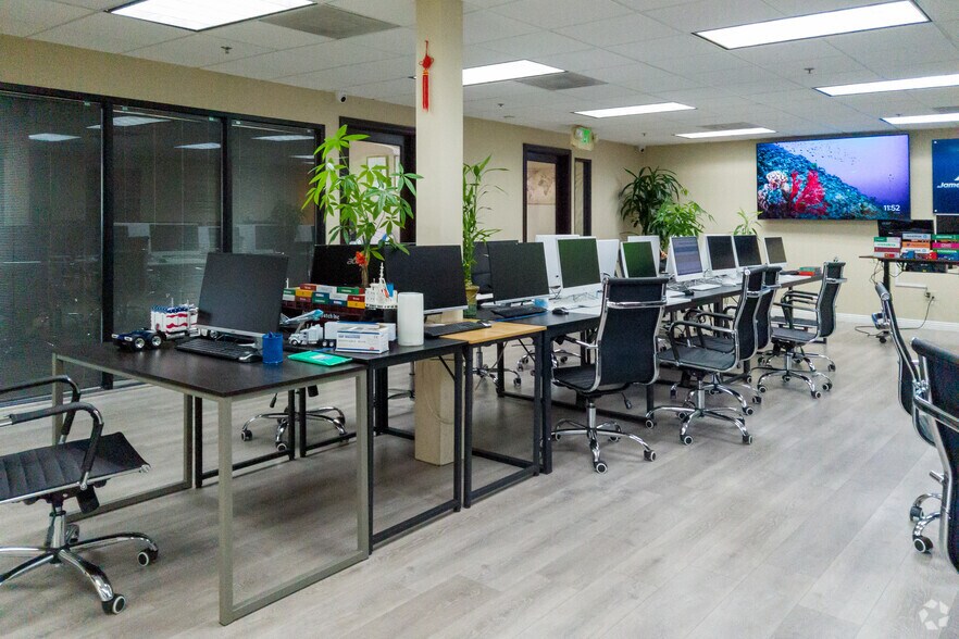 More Photos Of 18253 Colima Rd, Rowland Heights Storefront Retail Office For Lease