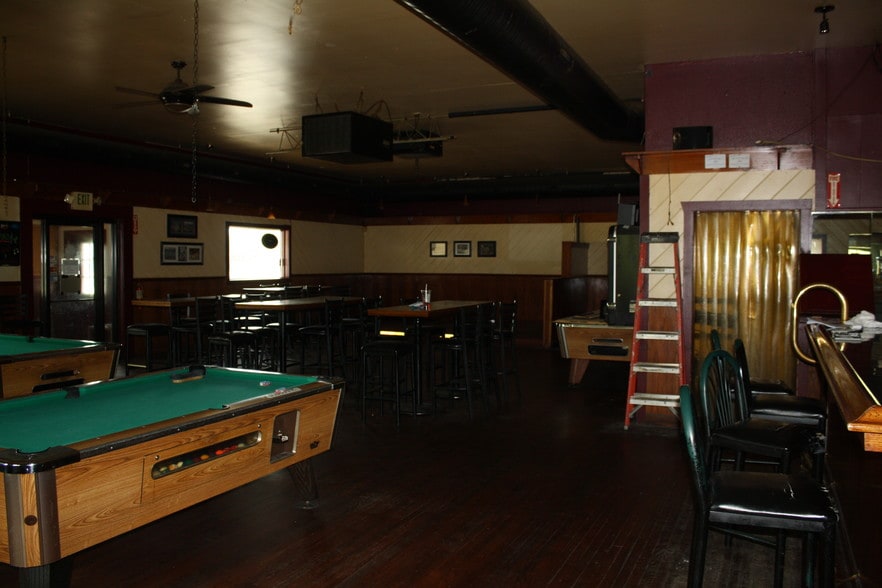 More Photos Of 1468 Joliet St, Dyer Bar For Sale