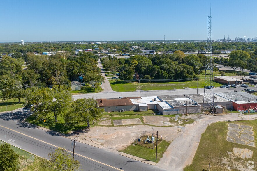 More Photos Of 322 Laurel St, La Marque Freestanding For Sale