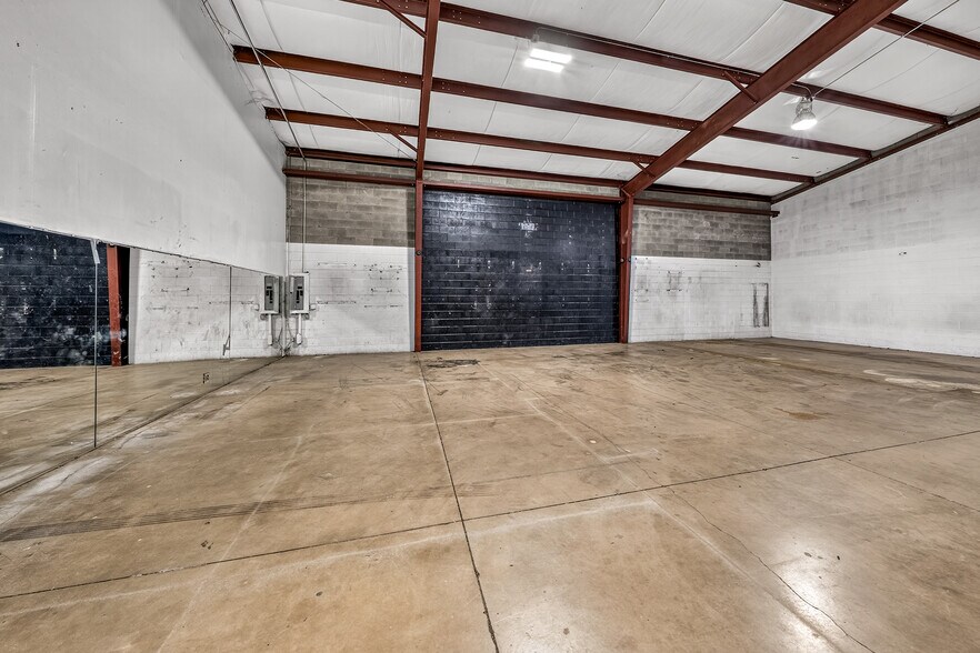 More Photos Of 729 Welch St, Medford Warehouse For Sale