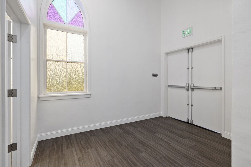 More Photos Of 401 W Lerdo Hwy, Shafter Religious Facility For Sale