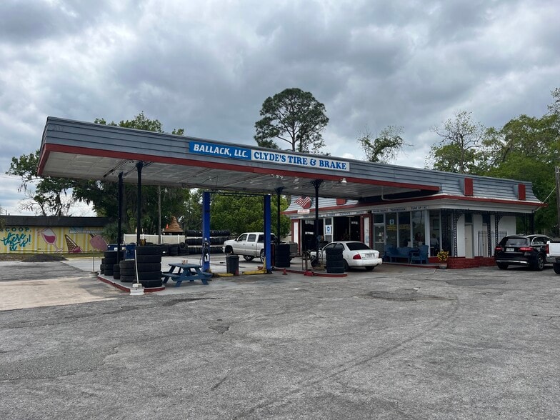 More Photos Of 207 N Temple Ave, Starke Auto Repair For Sale