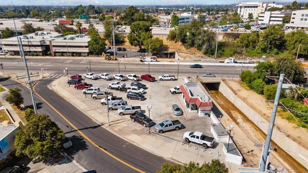 More Photos Of 11581 Rincon, San Fernando General Retail For Sale