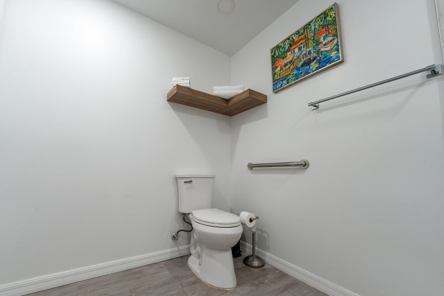 More Photos Of 2502 Tamarind Dr, Hutchinson Island Hotel For Sale