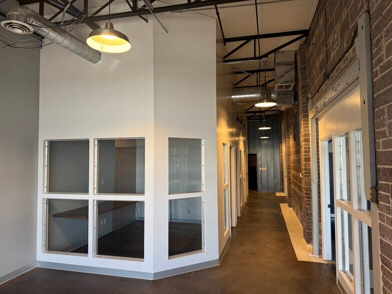 More Photos Of 2570 W 8th Ave, Denver Warehouse For Sale