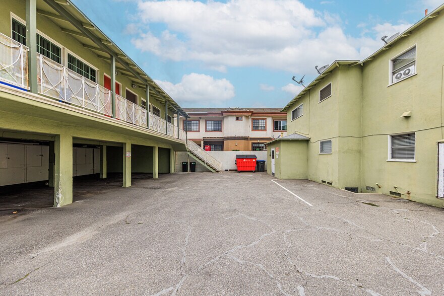 More Photos Of 650 W Wilson Ave, Glendale Apartments For Sale