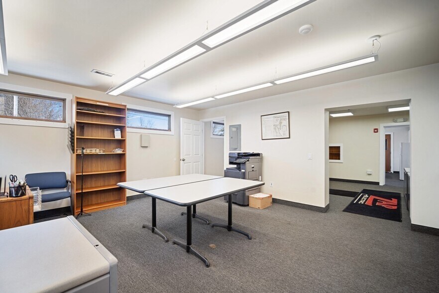 More Photos Of 2025 Pine St, Palmer Warehouse For Sale