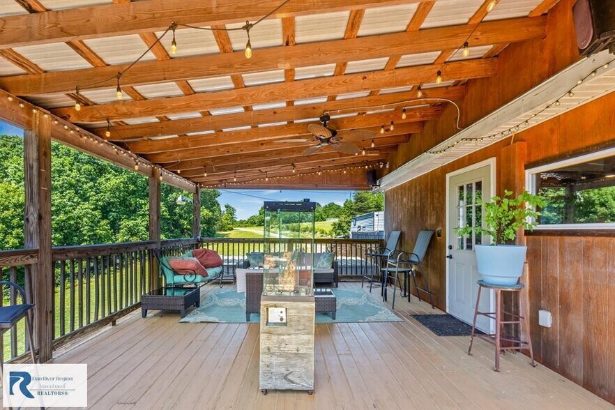 More Photos Of 4220 Mountain Valley Rd, Axton Specialty For Sale