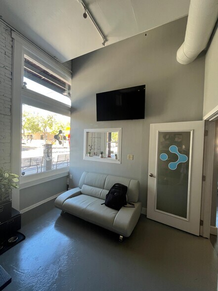 More Photos Of 1501-1505 E 9th Ave, Tampa Storefront For Lease