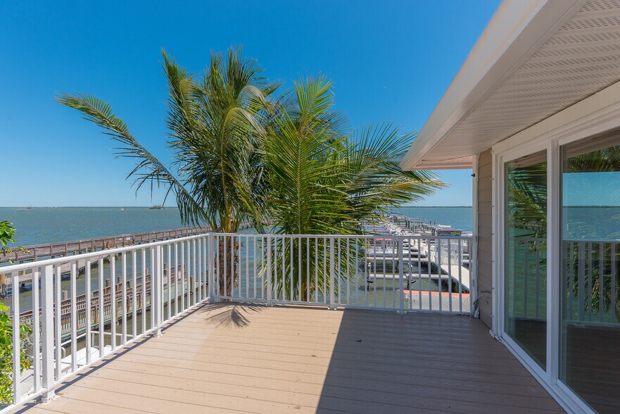 More Photos Of 806 Indian River Dr, Sebastian Marina For Sale