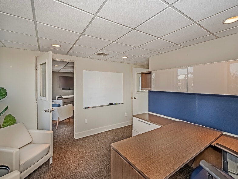 More Photos Of 213 Bailey Ave, Pittsburgh Office For Sale