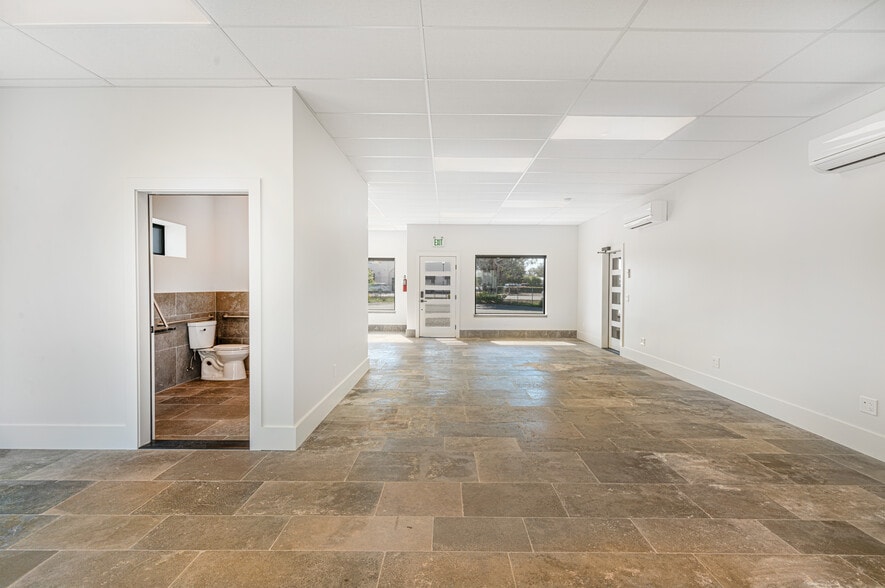 More Photos Of 10342 Old Redwood Hwy, Windsor Warehouse For Sale