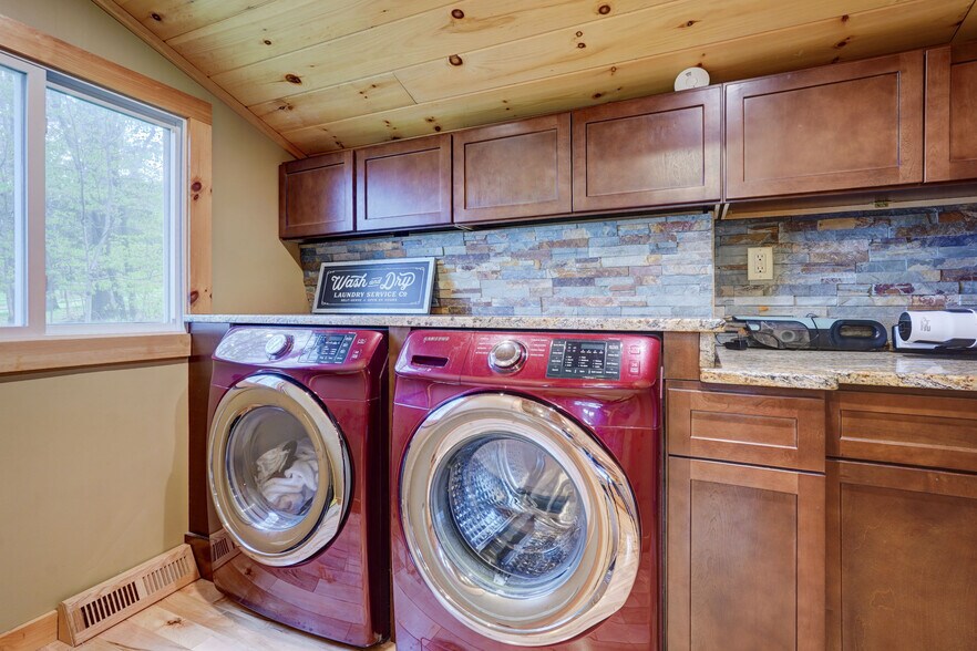 More Photos Of 5685 County Road 33, Canandaigua Specialty For Sale