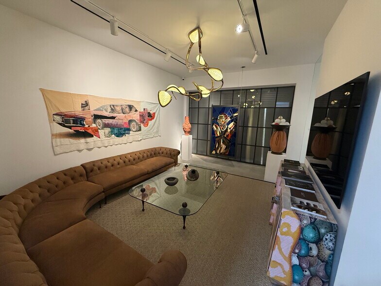 More Photos Of 737-747 N Western Ave, Los Angeles Storefront For Lease